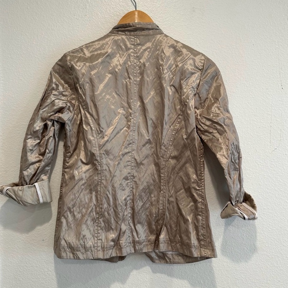 CHICO'S RUFFLE TEXTURE RORY JACKET CHICOS Utility Gold Shiny Jacket - Picture 3 of 5